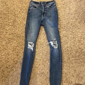 Hollister ultra high-rise super skinny ripped jean